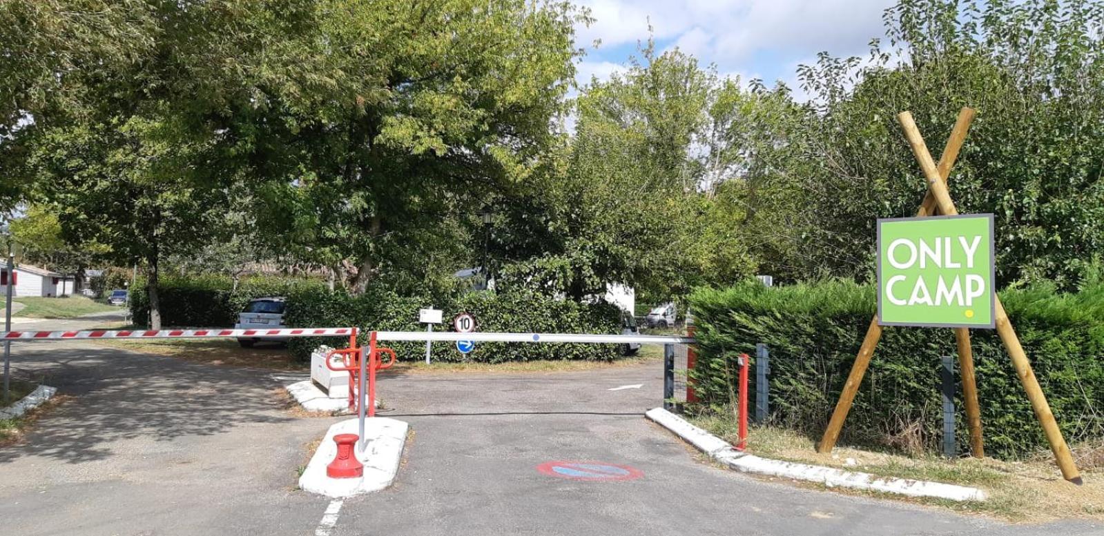 Camping Onlycamp L'Argente Condom Esterno foto